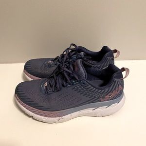 Women hoka Clifton size 8.5 purple running shoes